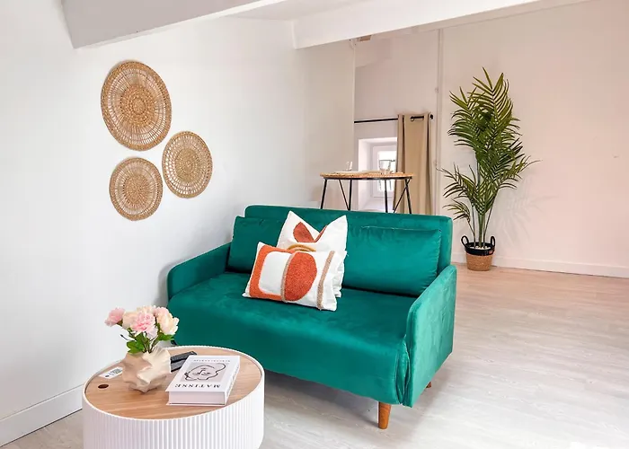 Апартаменты Doux Pavillon - 